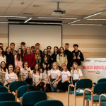 Powiększ zdjęcie Młodzi dorośli - zdjęcie 3