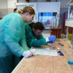 Lekcja chemii w Instytucie Chemii UJK