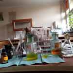 Powiększ zdjęcie Laboratorium z chemi - 8 grudnia 2020 r.- zdjęcie 3