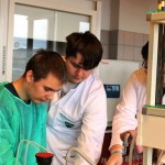 Powiększ zdjęcie Lekcja chemii na UJK - zdjęcie 4