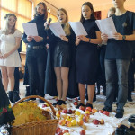 Powiększ zdjęcie Jabłko się toczy