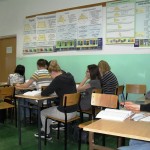 Powiększ zdjęcie Lekcja matematyki w klasie II g rok szkolny 2013/2014 - zdjęcie 2