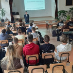 Powiększ zdjęcie Metrologia - spotkanie z pracownikiem Politechniki Świętokrzyskiej - zdjęcie 1