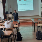 Powiększ zdjęcie Metrologia - spotkanie z pracownikiem Politechniki Świętokrzyskiej - zdjęcie 2