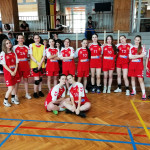 Powiększ zdjęcie I miejsce w Mistrzostwach Kielc w Helowej Piłce Dziewcząt - zdjęcie 4