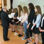 Powiększ zdjęcie Uroczyste zakończenie roku szkolnego 2017/2018 klas I i II - zdjęcie 15