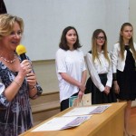 Powiększ zdjęcie Uroczyste zakończenie roku szkolnego 2017/2018 klas I i II - zdjęcie 16